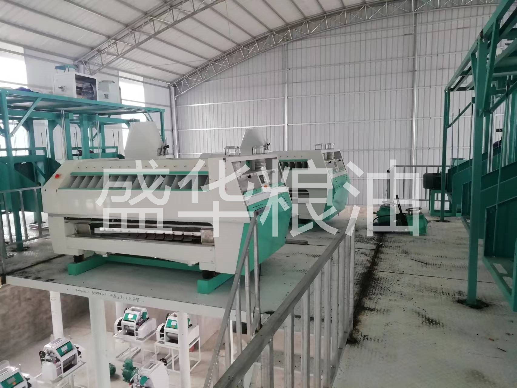 陜西銅川機械磨，石磨機組同時安裝